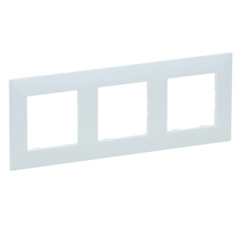 Рамка горизонтальна 3-м Legrand Niloe STEP 863093 атол